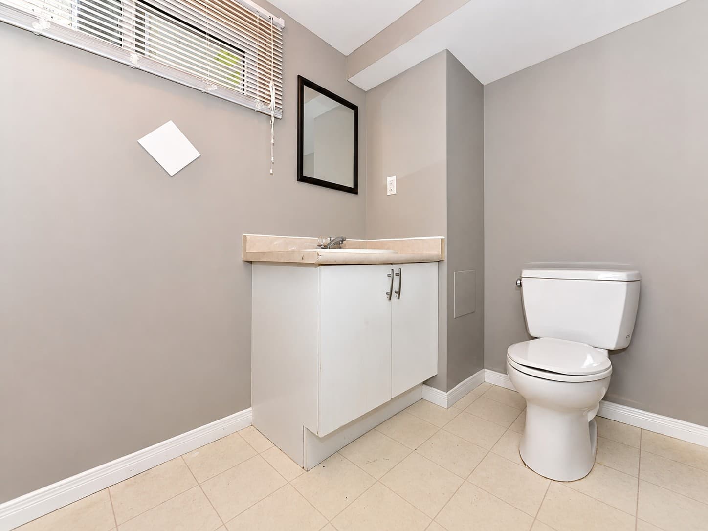 Colborne Apartments — 763 — bathroom