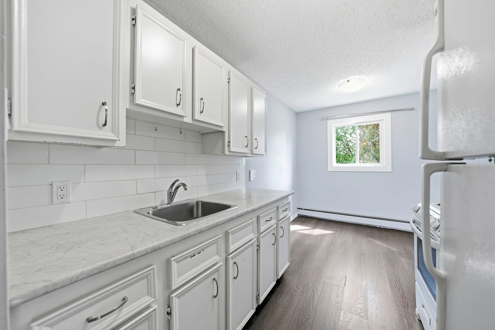 Degeer Apartments — kitchen