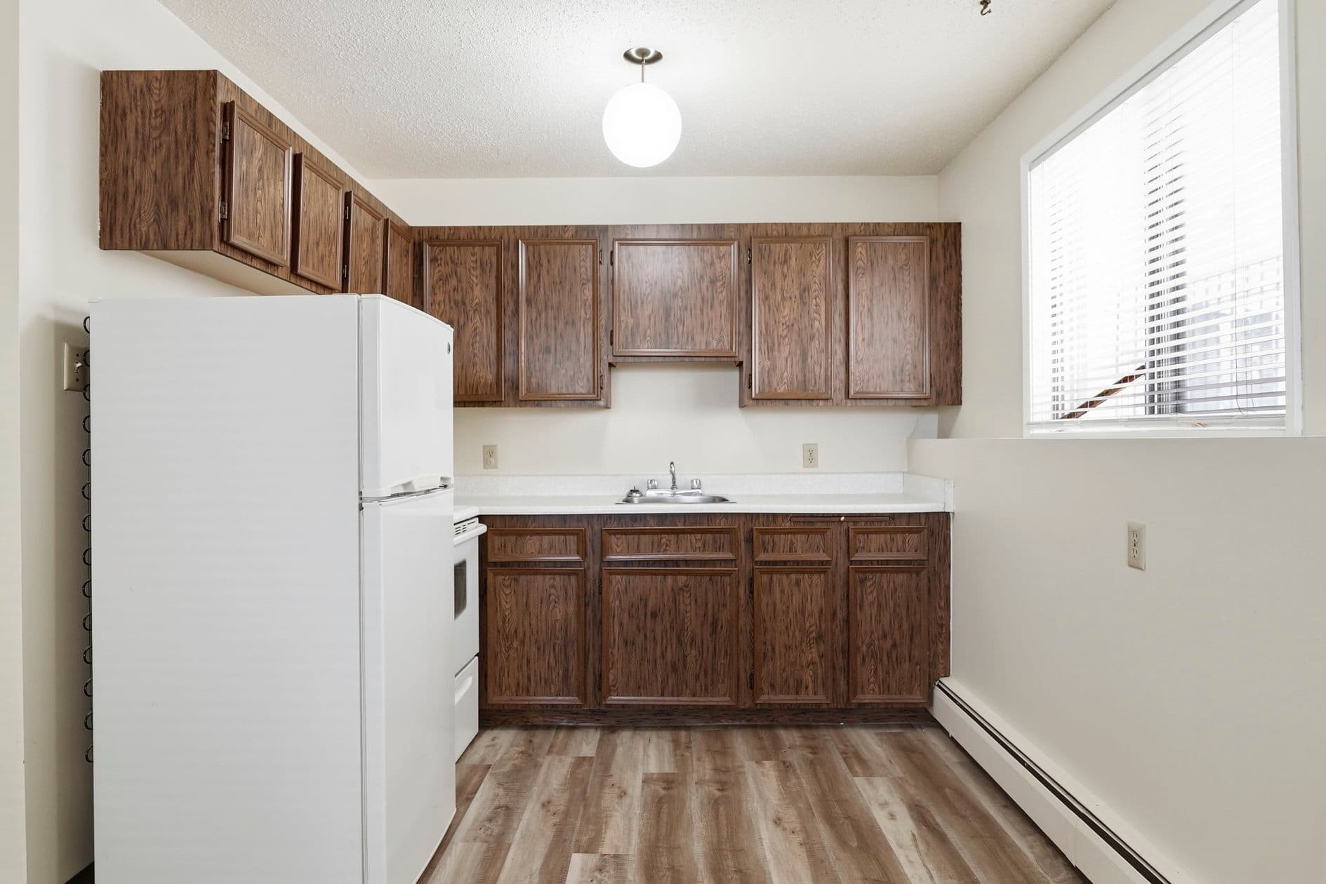 Kellwood Apartments — kitchen
