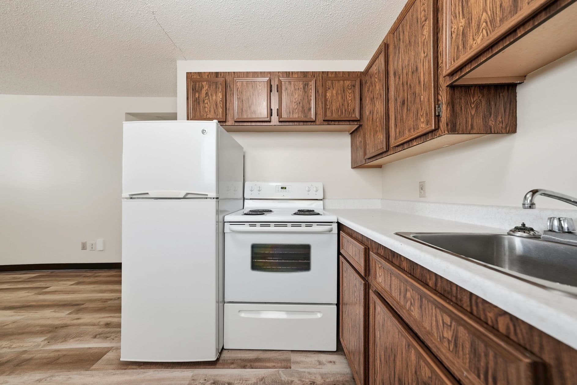 Kellwood Apartments — kitchen and dining area